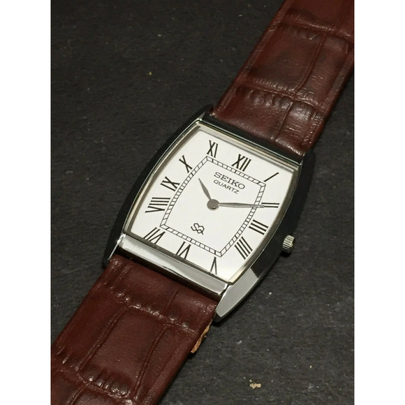 Vintage Style Seiko Quartz Mens Silver Watch & White accents W/ Leather Strap - Picture 2 of 6